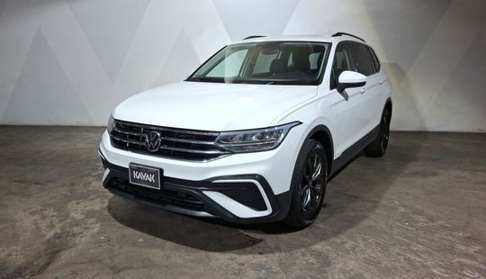Volkswagen • Tiguan