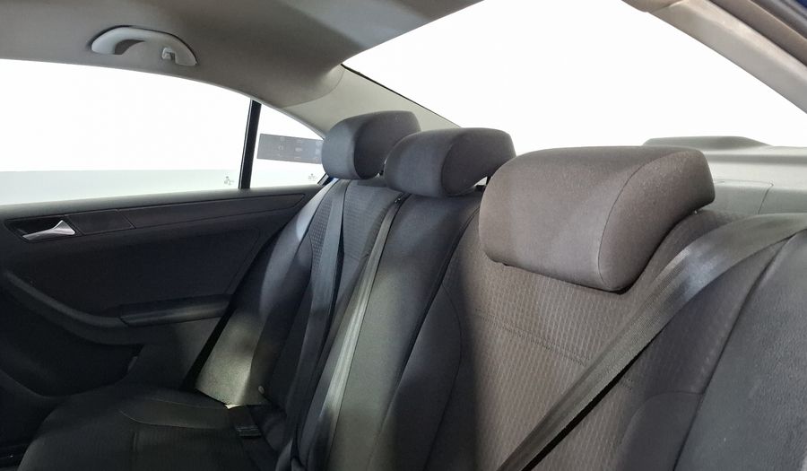 Volkswagen Jetta 2.0 MT Sedan 2018