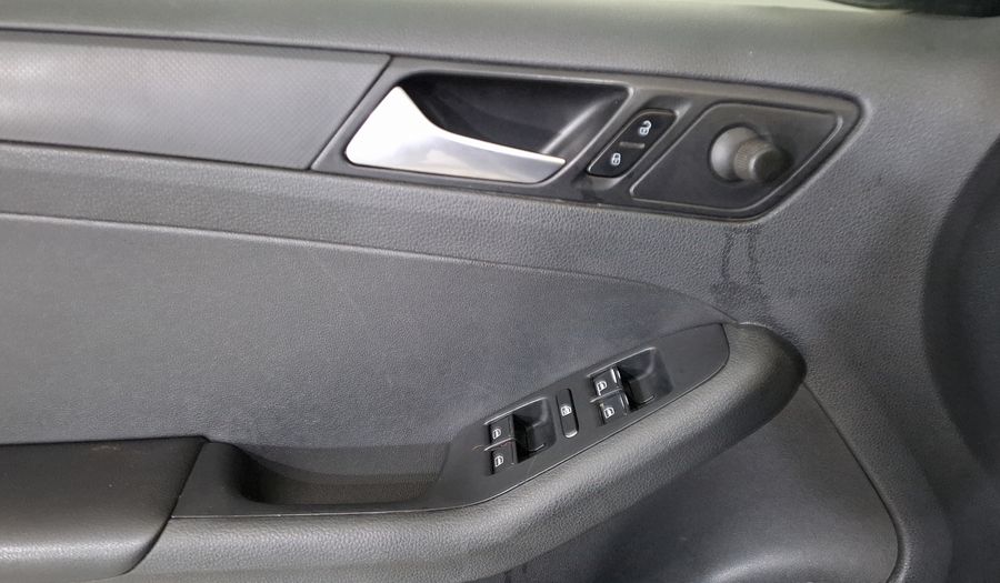 Volkswagen Jetta 2.0 MT Sedan 2018