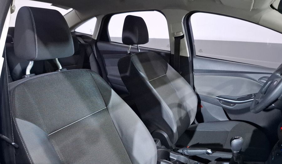 Ford Focus 2.0 AMBIENTE MT Sedan 2014