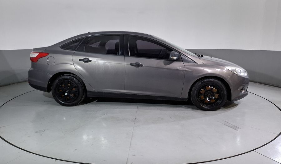 Ford Focus 2.0 AMBIENTE MT Sedan 2014