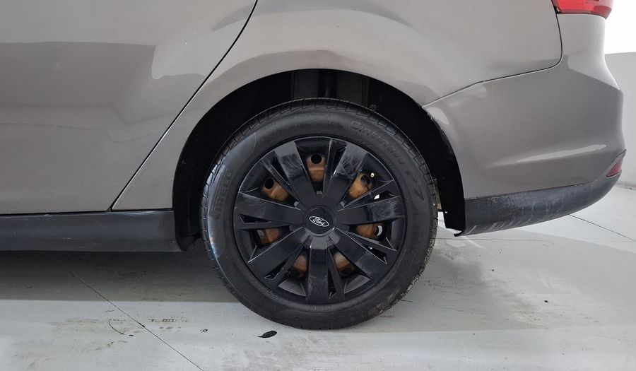 Ford Focus 2.0 AMBIENTE MT Sedan 2014