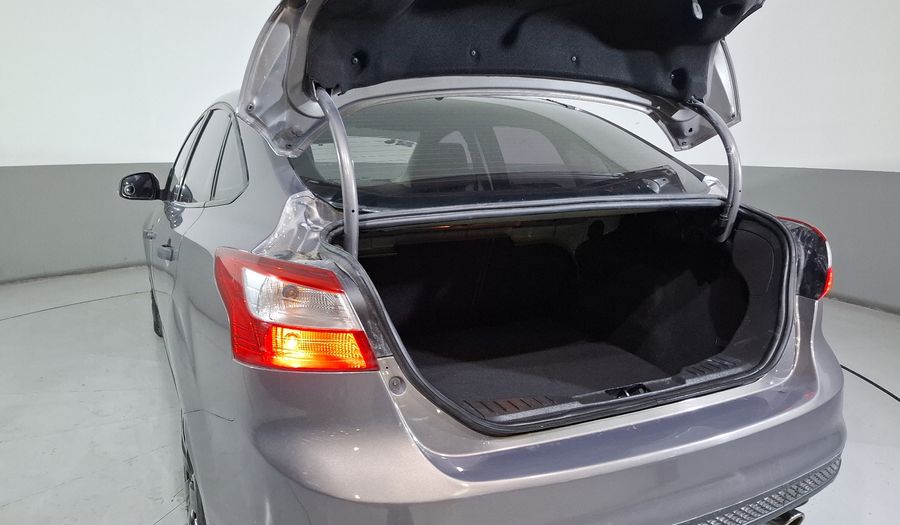 Ford Focus 2.0 AMBIENTE MT Sedan 2014