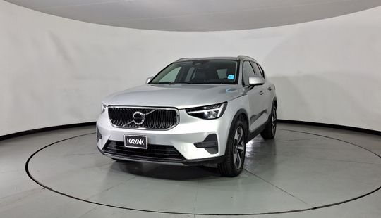 Volvo • XC40