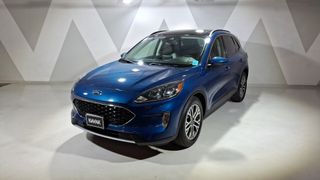 Ford • Escape