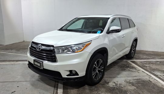Toyota • Highlander