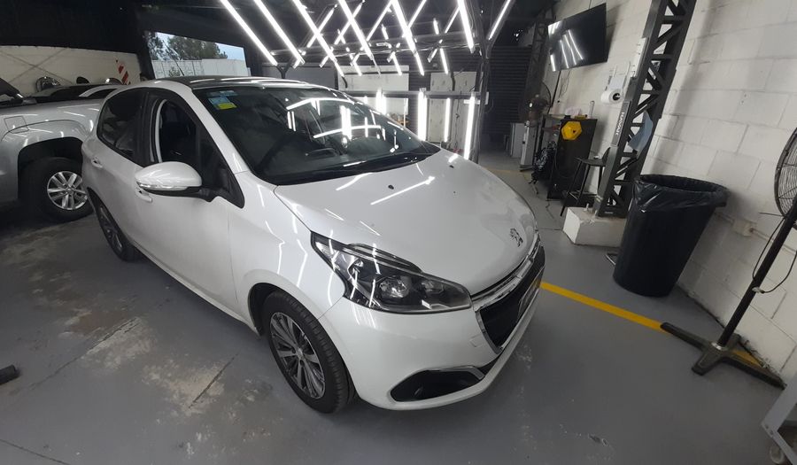 Peugeot 208 1.6 ALLURE Hatchback 2017