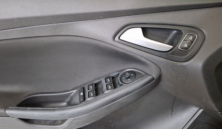 Ford Focus 2.0 SE AT Hatchback 2015
