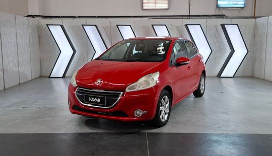 Peugeot • 208
