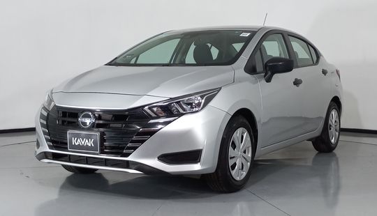 Nissan • Versa