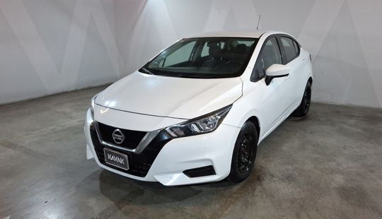 Nissan • Versa