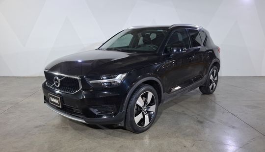 Volvo • XC40