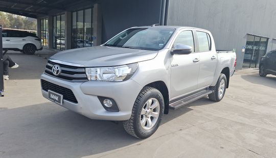 Toyota • Hilux