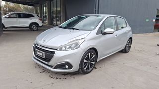 Peugeot • 208