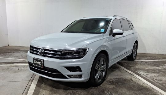 Volkswagen • Tiguan