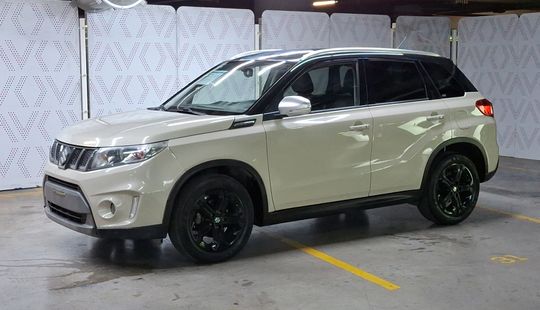 Suzuki • Vitara