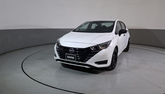 Nissan • Versa