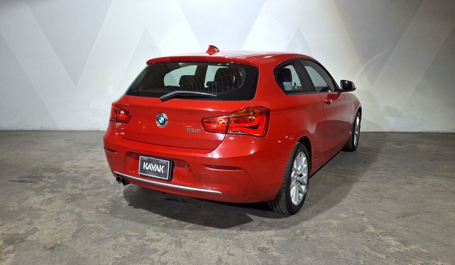 Bmw Serie 1 2.0 120IA URBAN LINE AUTO Hatchback 2017