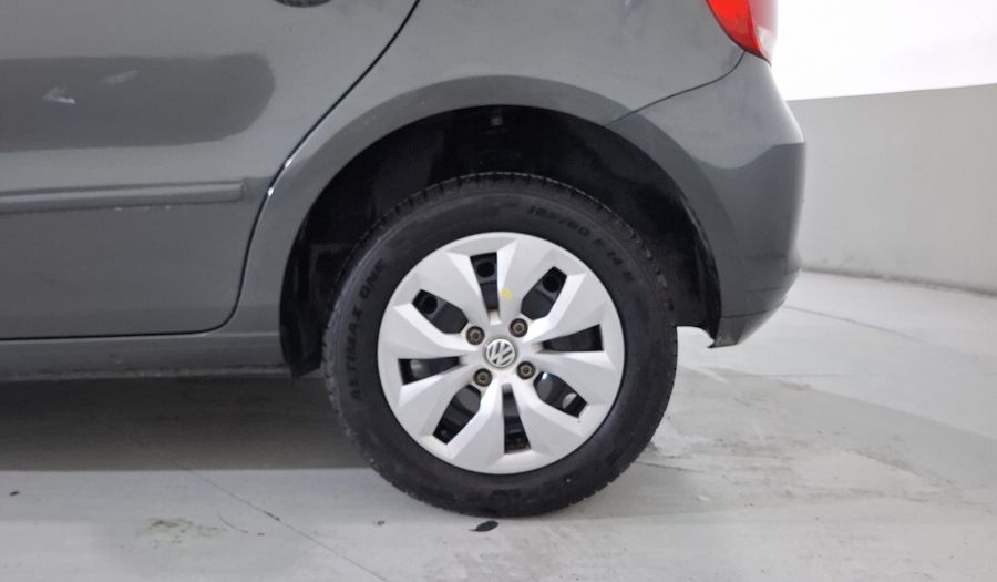 Volkswagen Gol 1.6 CL AC MT Hatchback 2015