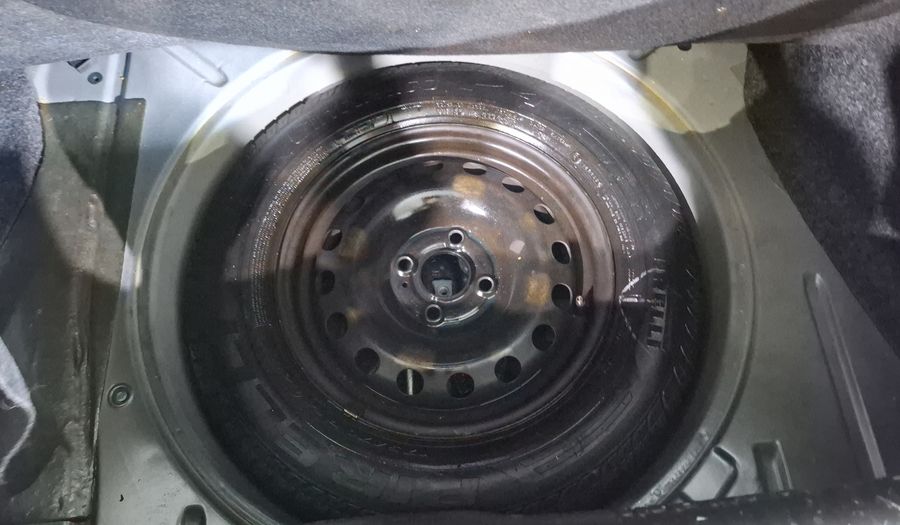 Volkswagen Gol 1.6 CL AC MT Hatchback 2015