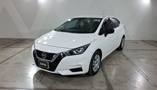 Nissan • Versa
