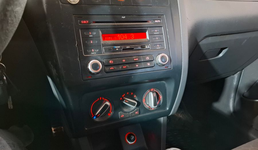 Volkswagen Crossfox 1.6 CROSSFOX COMFORTLINE Hatchback 2013