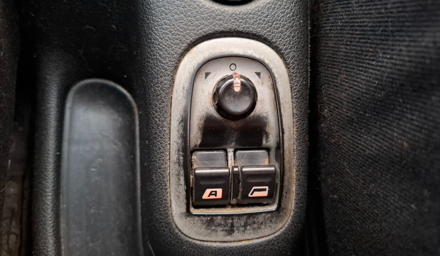 Peugeot 207 COMPACT 1.6 XT Hatchback 2010