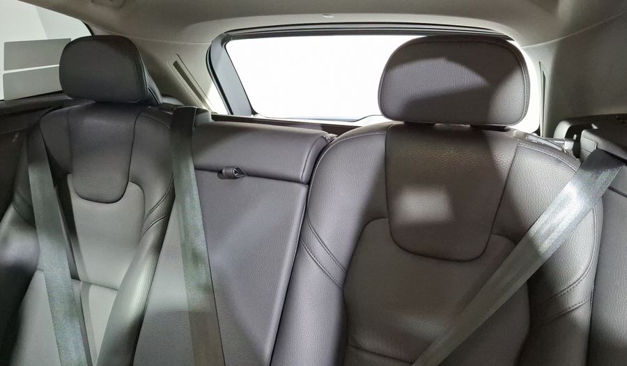 Volvo Xc60 2.0 B5 MHEV PLUS AUTO AWD Suv 2023