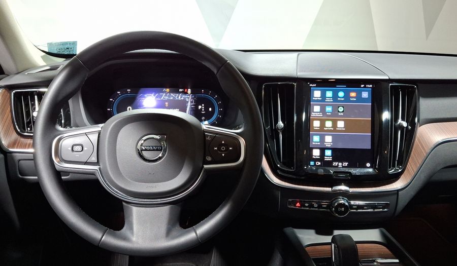 Volvo Xc60 2.0 B5 MHEV PLUS AUTO AWD Suv 2023