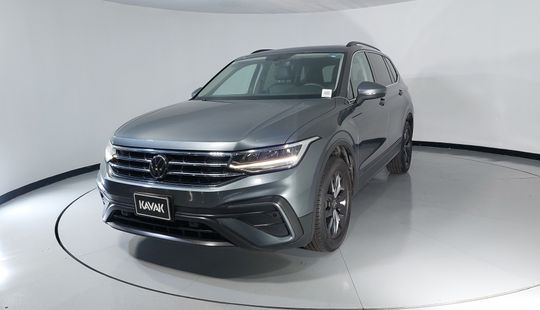 Volkswagen • Tiguan