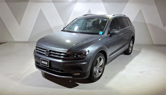 Volkswagen • Tiguan
