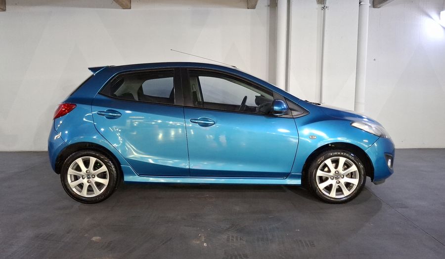 Mazda 2 1.5 TOURING TM Hatchback 2014