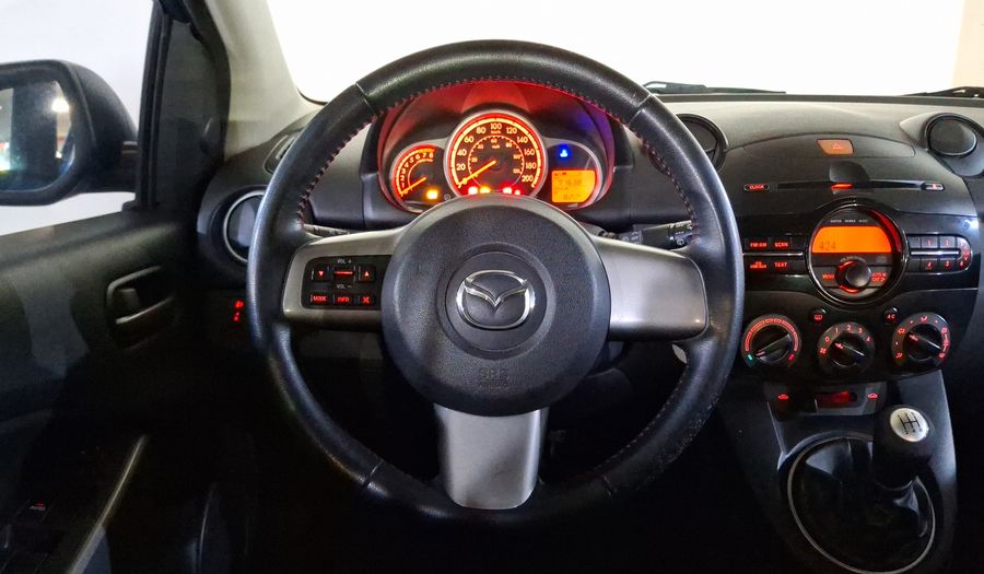 Mazda 2 1.5 TOURING TM Hatchback 2014