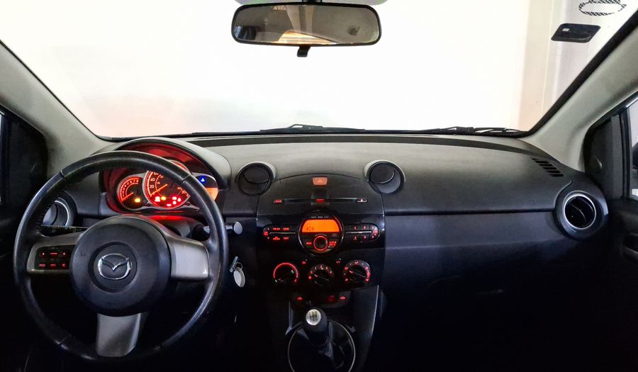 Mazda 2 1.5 TOURING TM Hatchback 2014