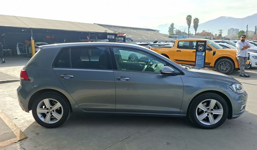 Volkswagen Golf 1.6 MSI AUTO COMFORTLINE Hatchback 2019