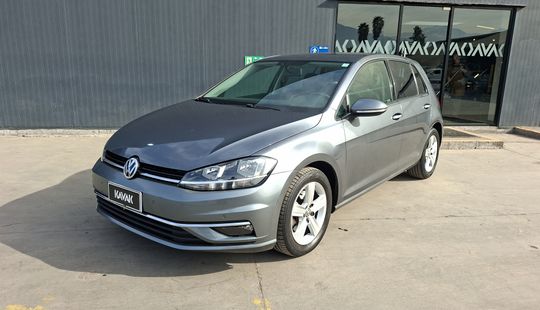 Volkswagen • Golf