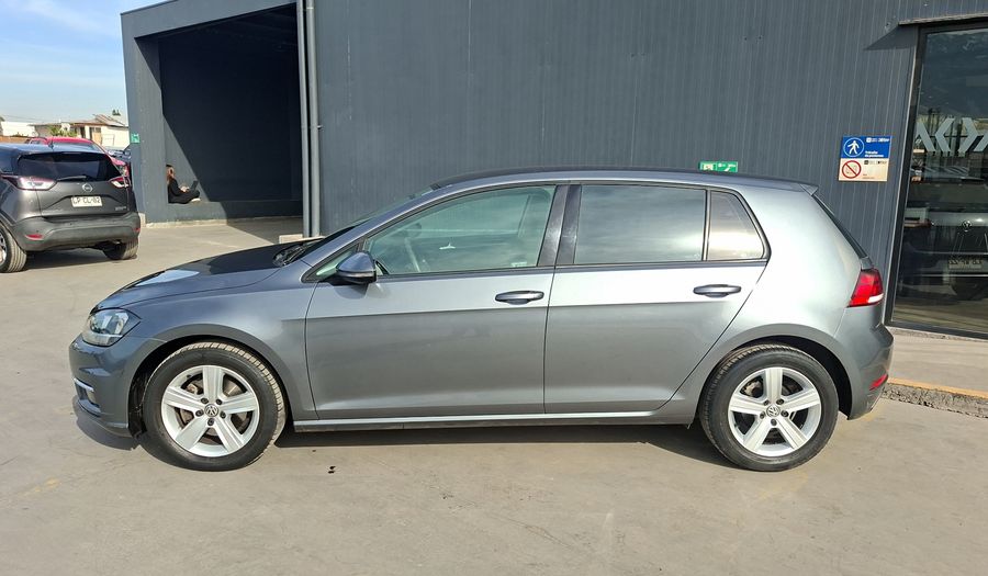 Volkswagen Golf 1.6 MSI AUTO COMFORTLINE Hatchback 2019