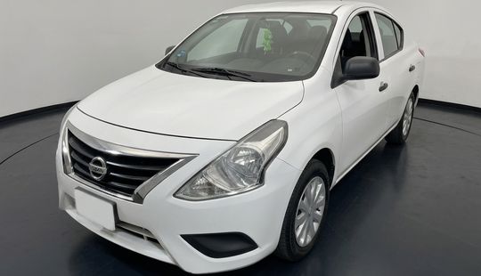 Nissan • Versa