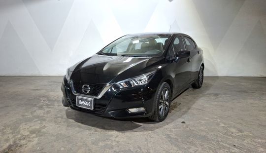 Nissan • Versa