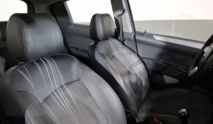 Chevrolet Spark Classic 1.2 LTZ C MT Hatchback 2016