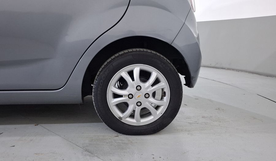 Chevrolet Spark Classic 1.2 LTZ C MT Hatchback 2016