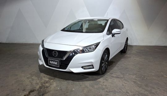 Nissan • Versa