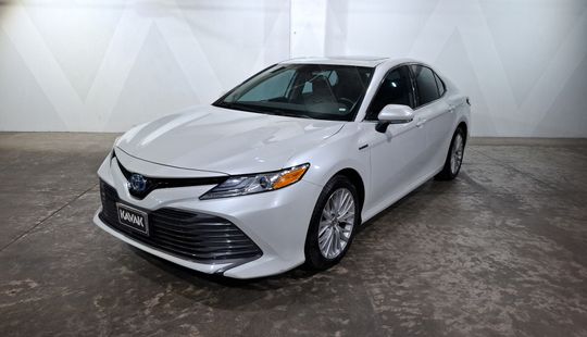 Toyota • Camry