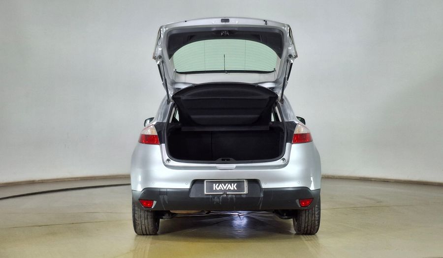 Renault Megane 2.0 16V CVT DYNAMIQUE PACK Hatchback 2015