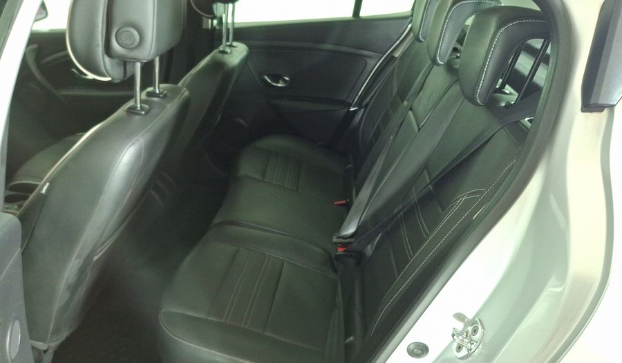 Renault Megane 2.0 16V CVT DYNAMIQUE PACK Hatchback 2015