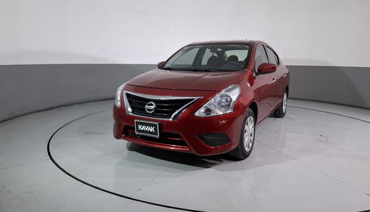Nissan • Versa