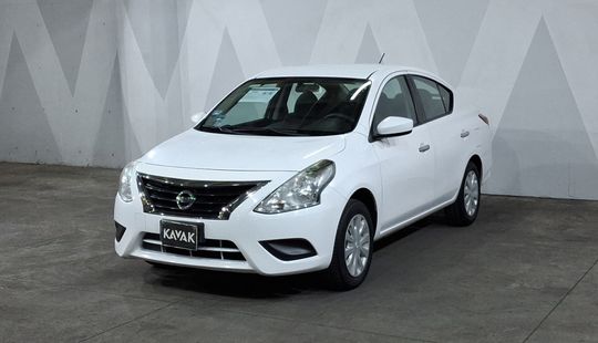 Nissan • Versa