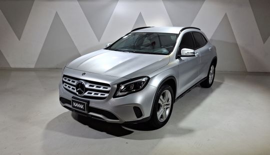 Mercedes Benz • Clase GLA