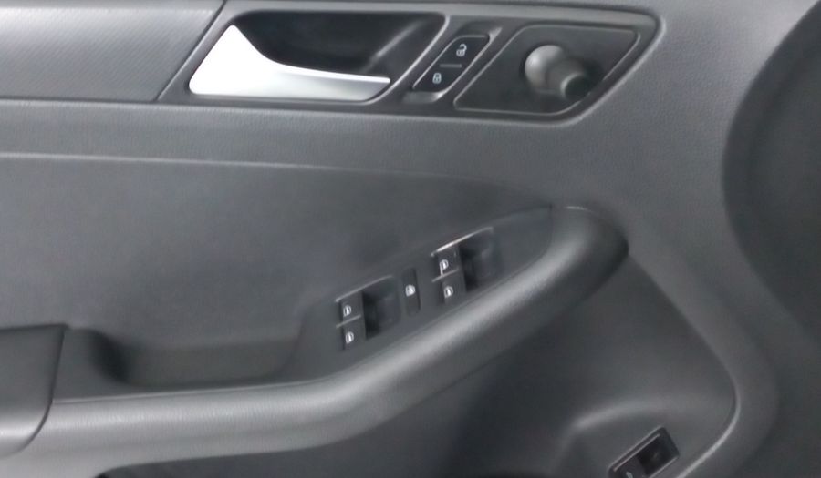 Volkswagen Jetta 2.0 TIPTRONIC Sedan 2015