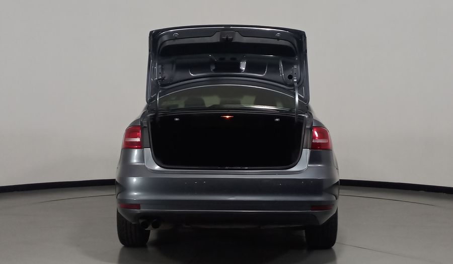 Volkswagen Jetta 2.0 TIPTRONIC Sedan 2015